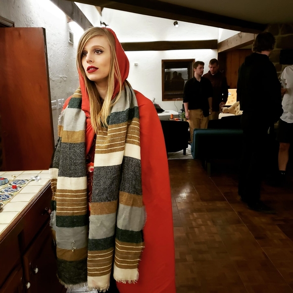 Meet your Posher, Mary claire - Picture 1 of 1